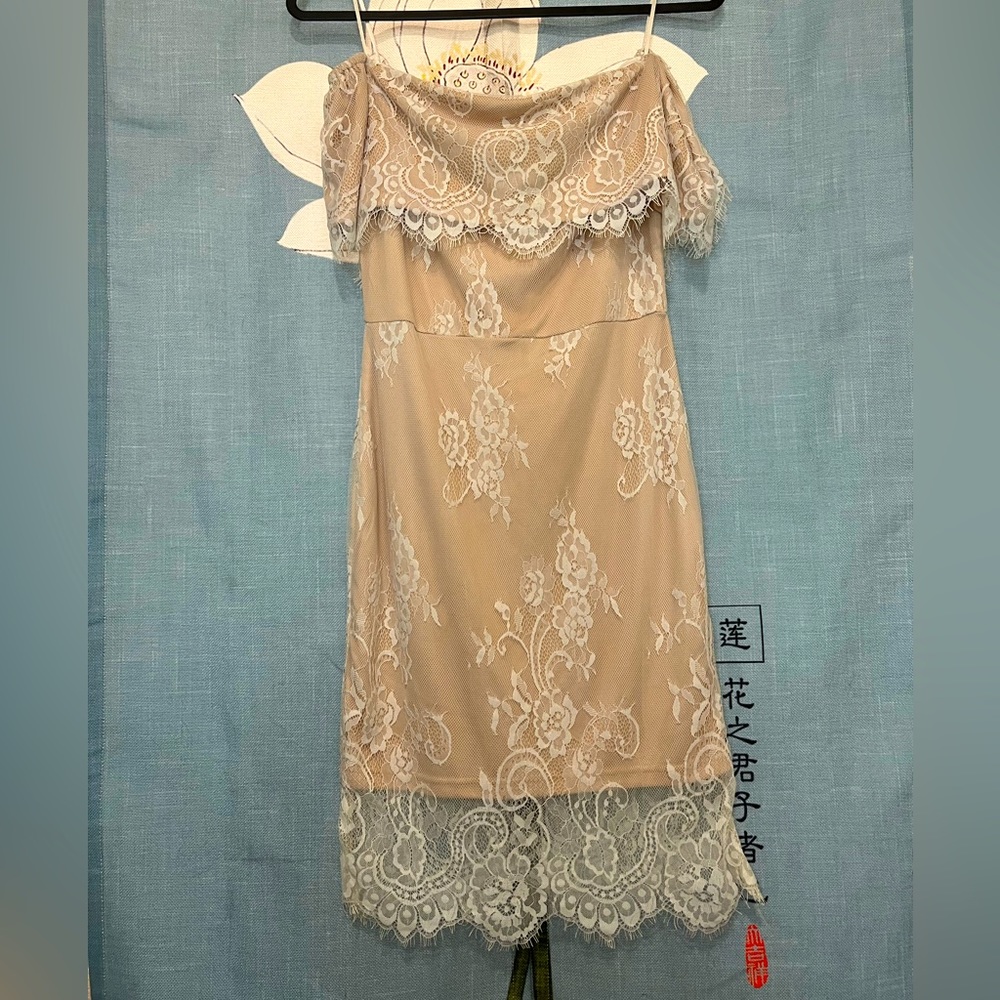 CALS Lace Strapless Dress 💛